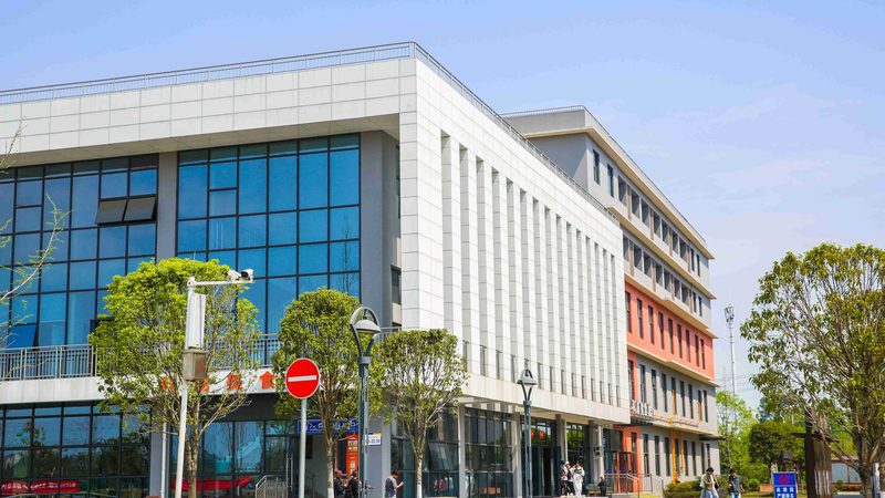 深圳大功率三极管批发：揭秘其核心参数与选型逻辑